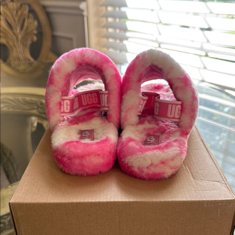 UGG Pink and White Fluffy Slippers (Fluff Yeah) - Picture 2 of 12